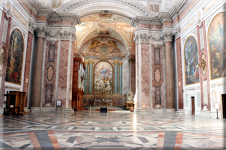 foto Basilica di Santa Maria degli Angeli